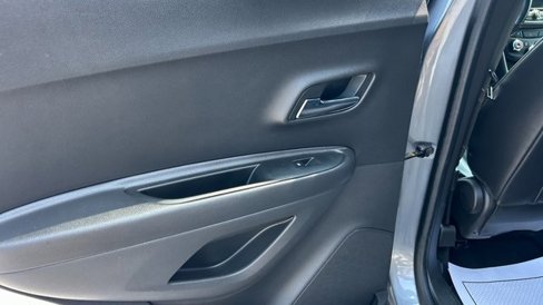 Used 2019 Chevrolet Trax LT w/ LT Convenience Package image 31