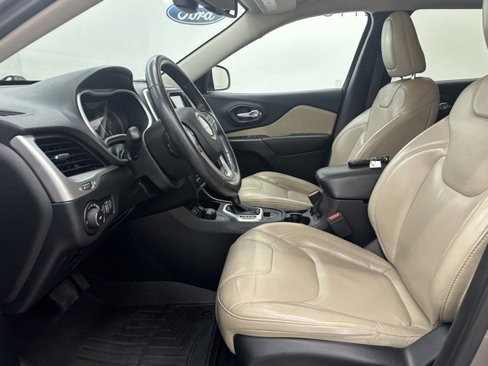 Used 2016 Jeep Cherokee Limited image 19