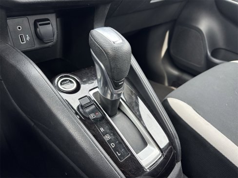 Used 2020 Nissan Versa SV image 29