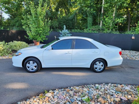 Used 2005 Toyota Camry LE image 2