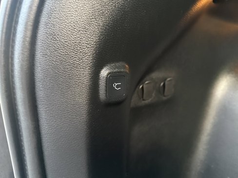 Used 2022 Jeep Cherokee Limited image 30