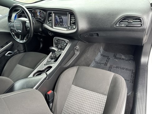 Used 2022 Dodge Challenger GT image 39