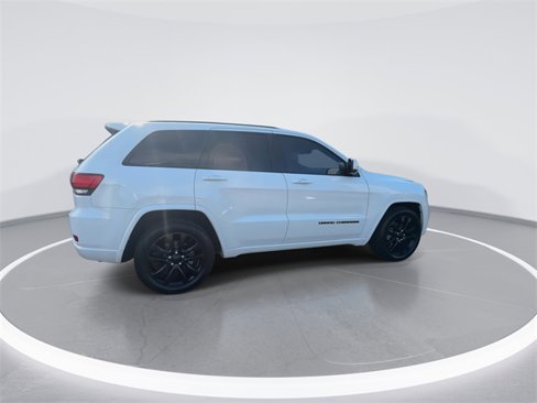 Used 2019 Jeep Grand Cherokee Altitude image 9