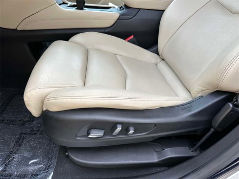 Used 2017 Cadillac XT5 Luxury w/ Driver Awareness Package image 3