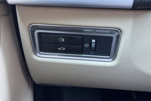 Used 2013 Jaguar XF 3.0 image 31