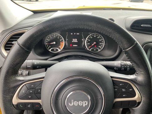 Used 2016 Jeep Renegade Latitude image 13