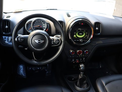 Used 2018 MINI Cooper Countryman w/ Premium Package image 9