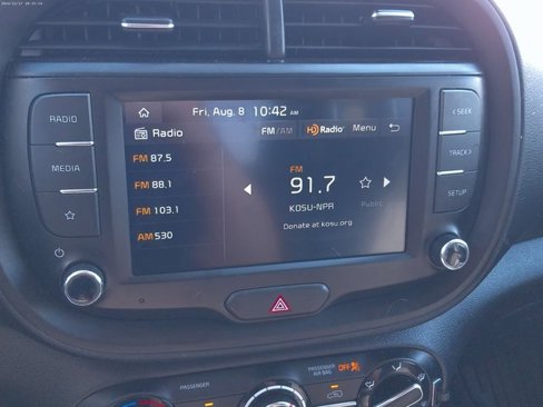 Used 2023 Kia Soul LX image 8