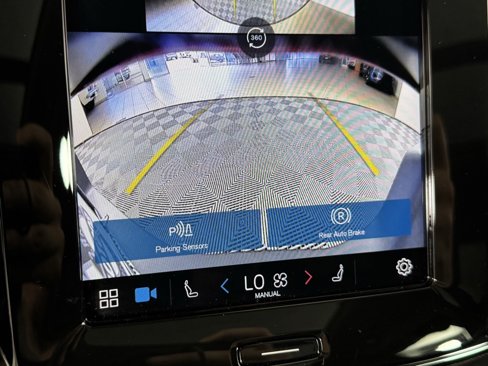 Certified 2024 Volvo XC40 B5 Plus image 27