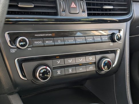 Used 2020 Kia Optima LX image 19