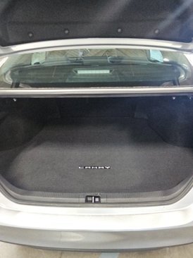 Used 2019 Toyota Camry L image 32