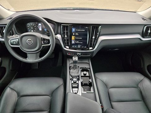 Used 2020 Volvo S60 T5 Momentum image 14