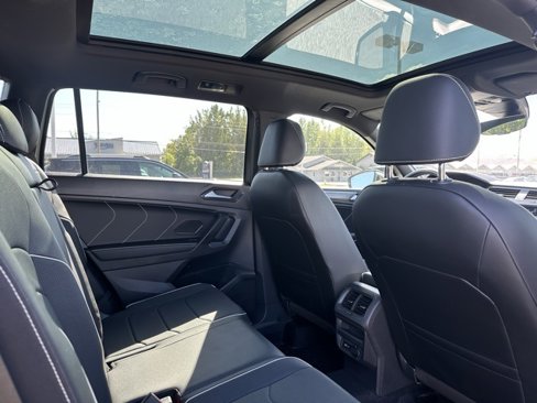 Used 2022 Volkswagen Tiguan SEL R-Line image 13