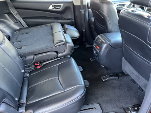Used 2018 Nissan Pathfinder SL image 25