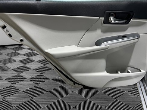 Used 2014 Toyota Camry XLE image 20