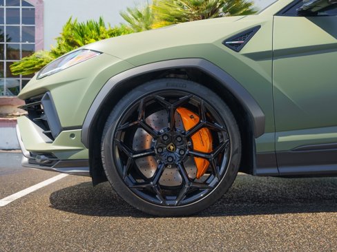 Used 2023 Lamborghini Urus Performante image 9