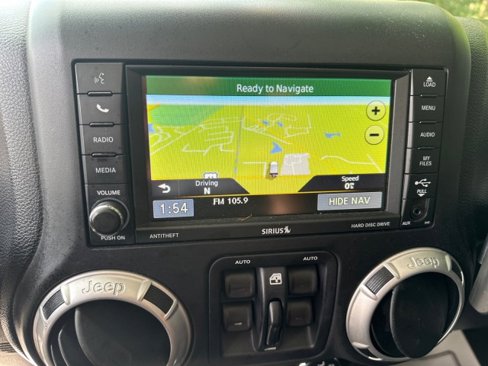 Used 2016 Jeep Wrangler Unlimited Sahara w/ Connectivity Group image 18