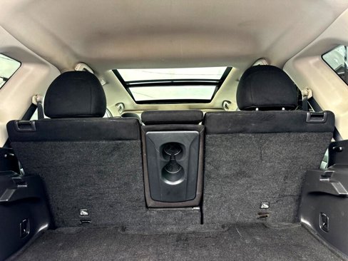 Used 2015 Nissan Rogue SV w/ SV Moonroof Package image 37