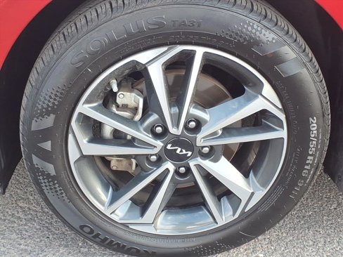 Used 2024 Kia Forte LXS image 9