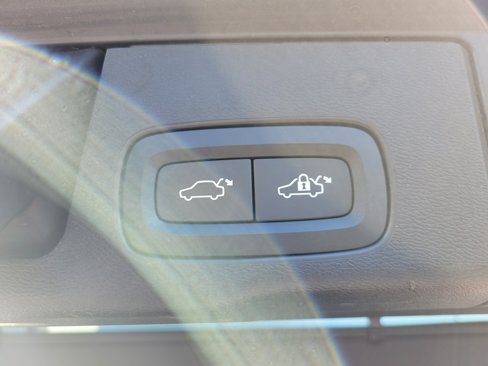 Used 2019 Volvo XC60 T5 Inscription w/ Protection Package Premier image 12