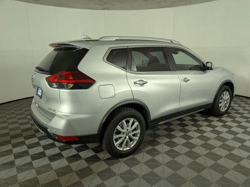 Used 2020 Nissan Rogue SV image 5