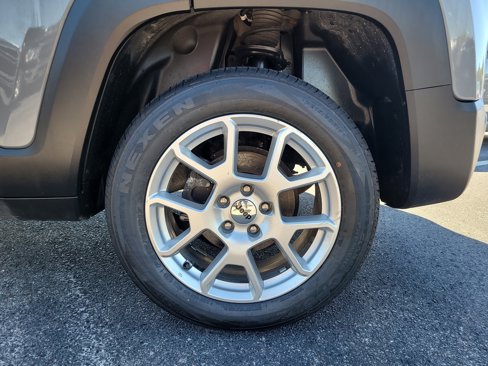 Used 2022 Jeep Renegade Latitude w/ Convenience Group image 8