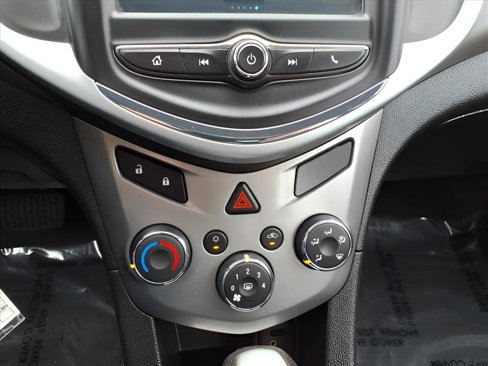 Used 2017 Chevrolet Sonic LT image 18