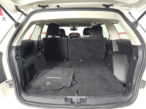 Used 2016 Dodge Journey SE image 9