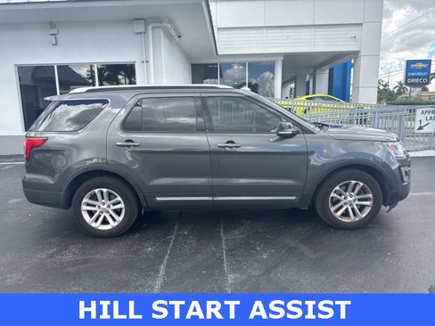 Used 2016 Ford Explorer XLT w/ Equipment Group 202A image 2