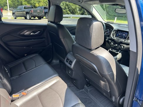 Used 2022 GMC Terrain SLT w/ LPO, Floor Liner Package image 21