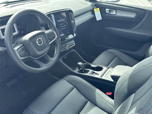 New 2025 Volvo XC40 B5 Core w/ Protection Package Premier image 11