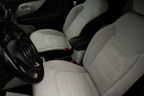 Used 2022 Jeep Renegade Latitude w/ Convenience Group image 4
