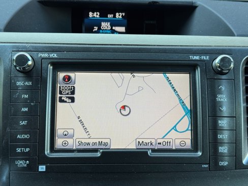 Used 2011 Toyota Sienna XLE image 24