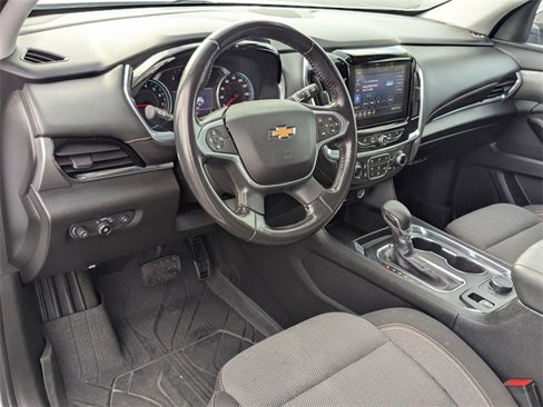 Used 2021 Chevrolet Traverse LT image 17