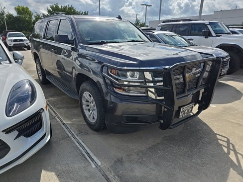 Used 2018 Chevrolet Suburban LT image 2