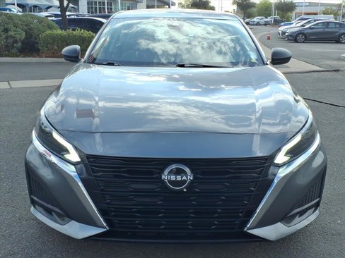 Used 2024 Nissan Altima 2.5 SV image 8