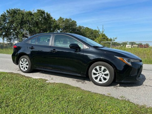 Used 2023 Toyota Corolla LE image 6