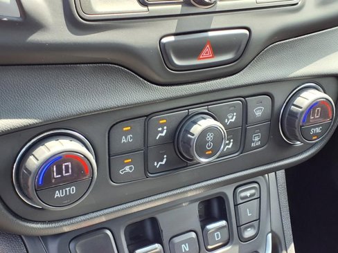 Used 2018 GMC Terrain SLE w/ Driver Convenience Package image 15