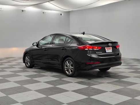 Used 2017 Hyundai Elantra SE image 7