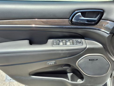 Used 2019 Jeep Grand Cherokee Overland image 37