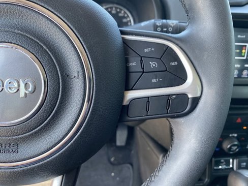 Used 2021 Jeep Renegade Latitude image 37