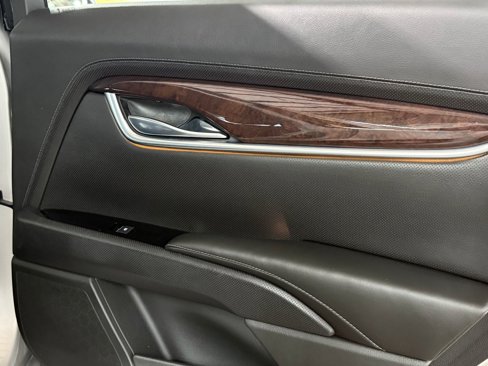 Used 2013 Cadillac XTS Luxury w/ Driver Awareness Package image 41