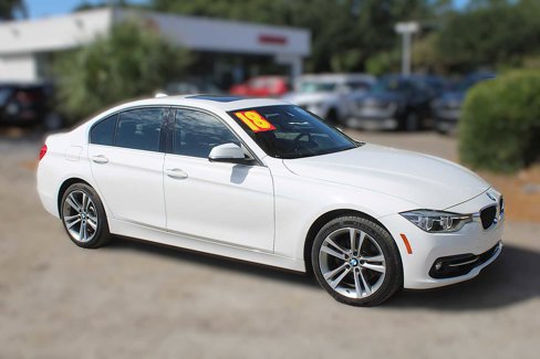 Used 2018 BMW 330i xDrive Sedan w/ Premium Package image 4