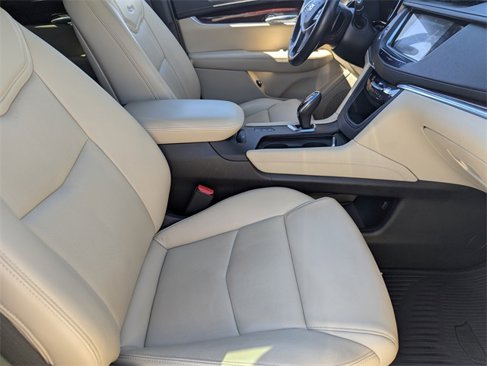 Used 2018 Cadillac XT5 Premium Luxury w/ Driver Assist Package image 13