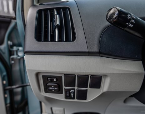Used 2015 Toyota Prius image 18