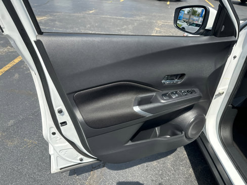 Used 2022 Nissan Kicks SV image 28