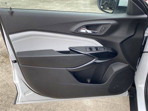 New 2025 Chevrolet Trax LT w/ Driver Confidence Package image 19