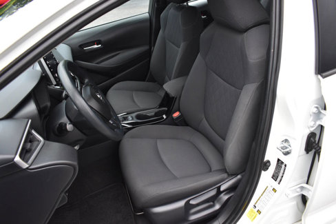 Used 2021 Toyota Corolla LE image 18