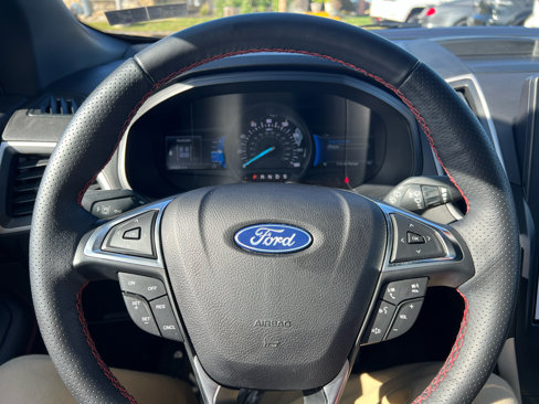 Used 2022 Ford Edge ST-Line image 22