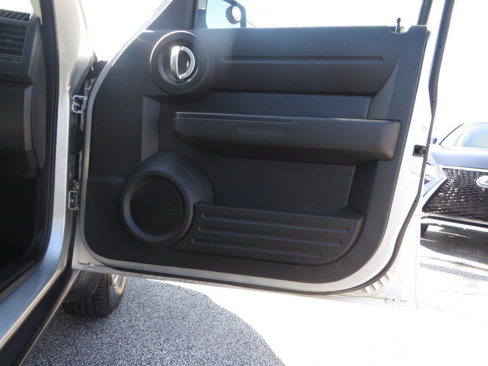 Used 2008 Dodge Nitro SXT image 41